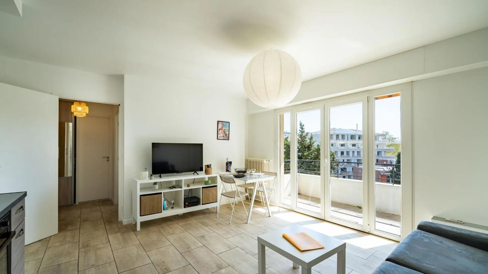 Instant Cannois Proche Plage, Gare, Palais Dans Rue Typique Cannes France