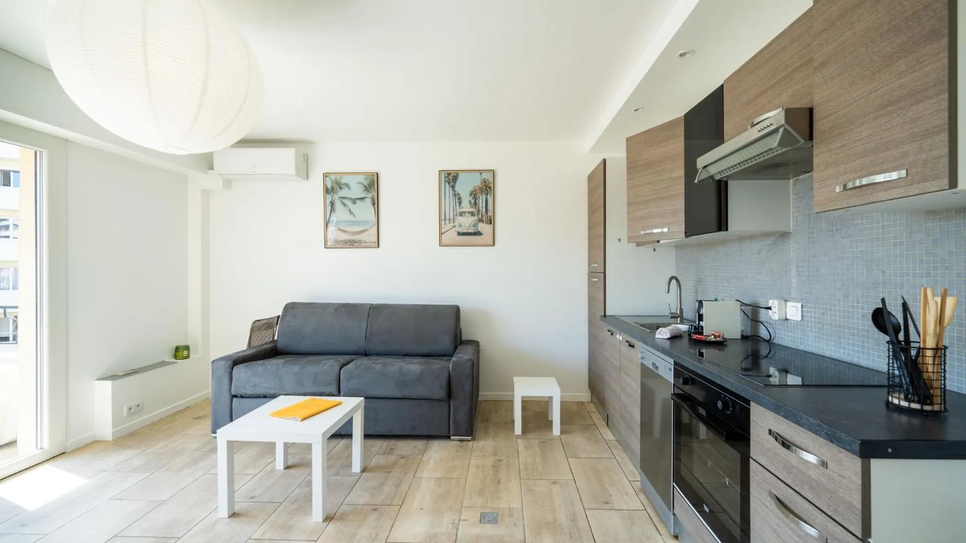 Instant Cannois Proche Plage, Gare, Palais Dans Rue Typique Cannes 0*,  France